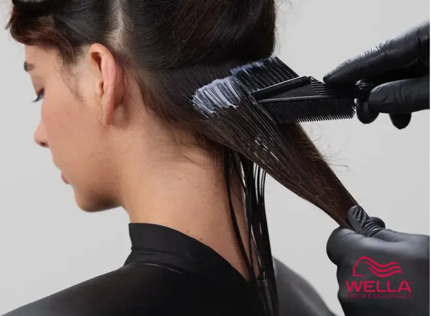 Yazın Kabaran Saçlar: Nem Ve Frizz'E Karşı Kalıcı Bakım Rehberi 20 smoothfiller-uygulama-adimi